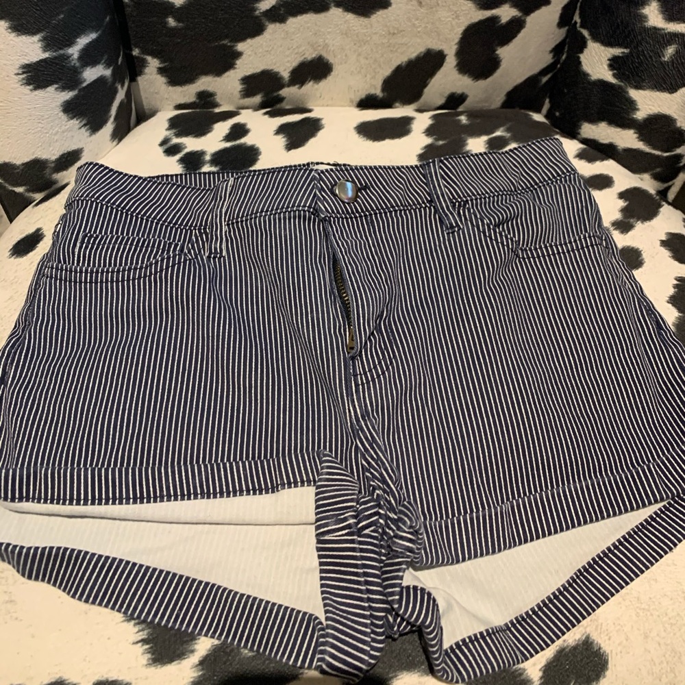 H&M High Rise Pinstripe Jean Short size 6